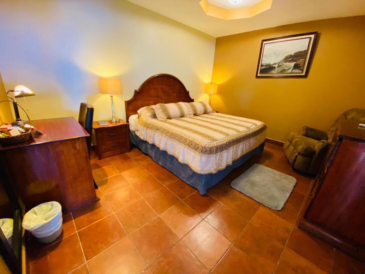 Hotel Puerto Libre Puerto Barrios Eksteriør bilde