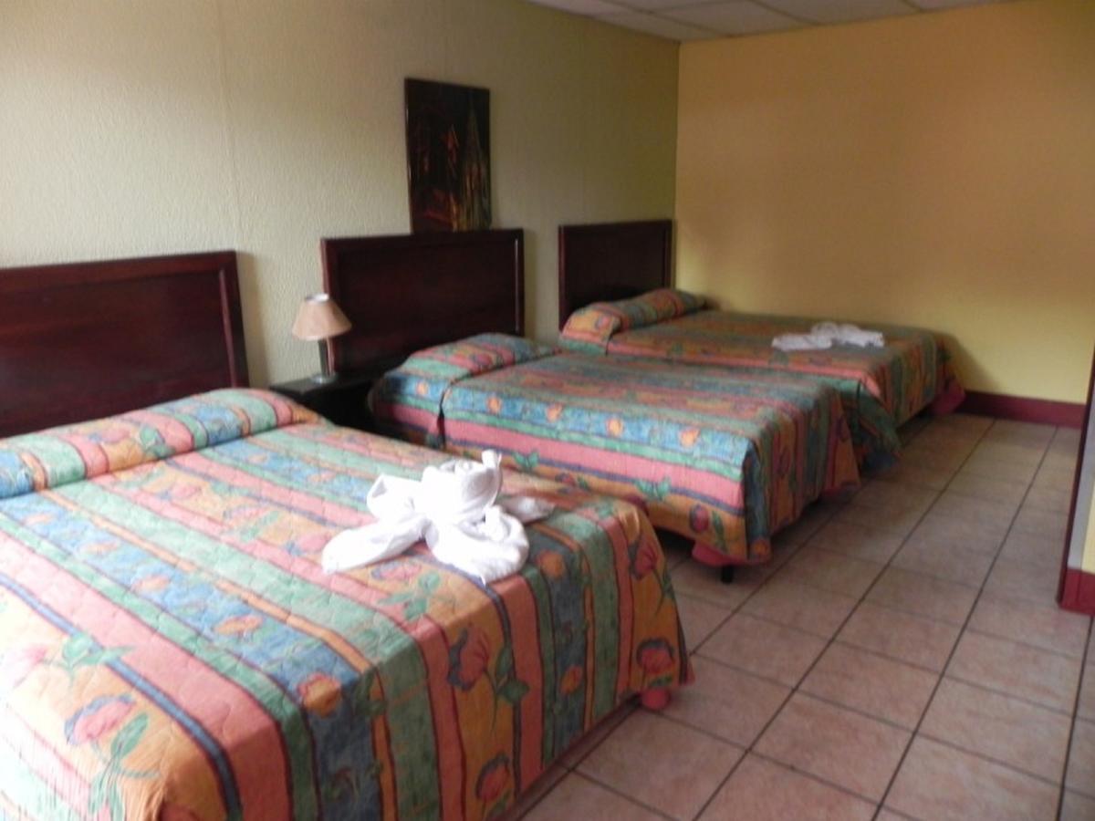 Hotel Puerto Libre Puerto Barrios Eksteriør bilde