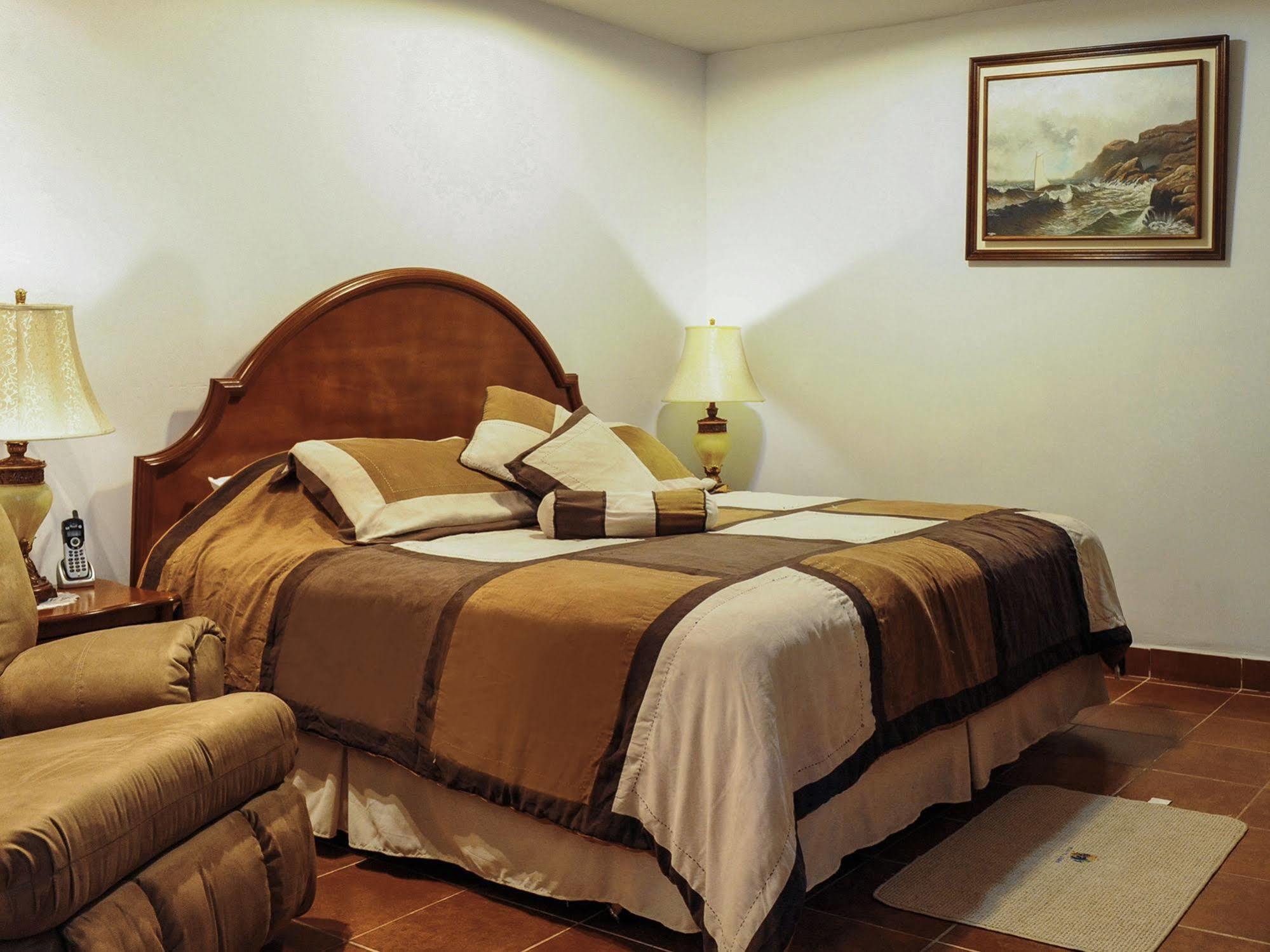 Hotel Puerto Libre Puerto Barrios Eksteriør bilde